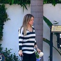 pregnant actress on her way to a maternity pilates class | Picture 83327